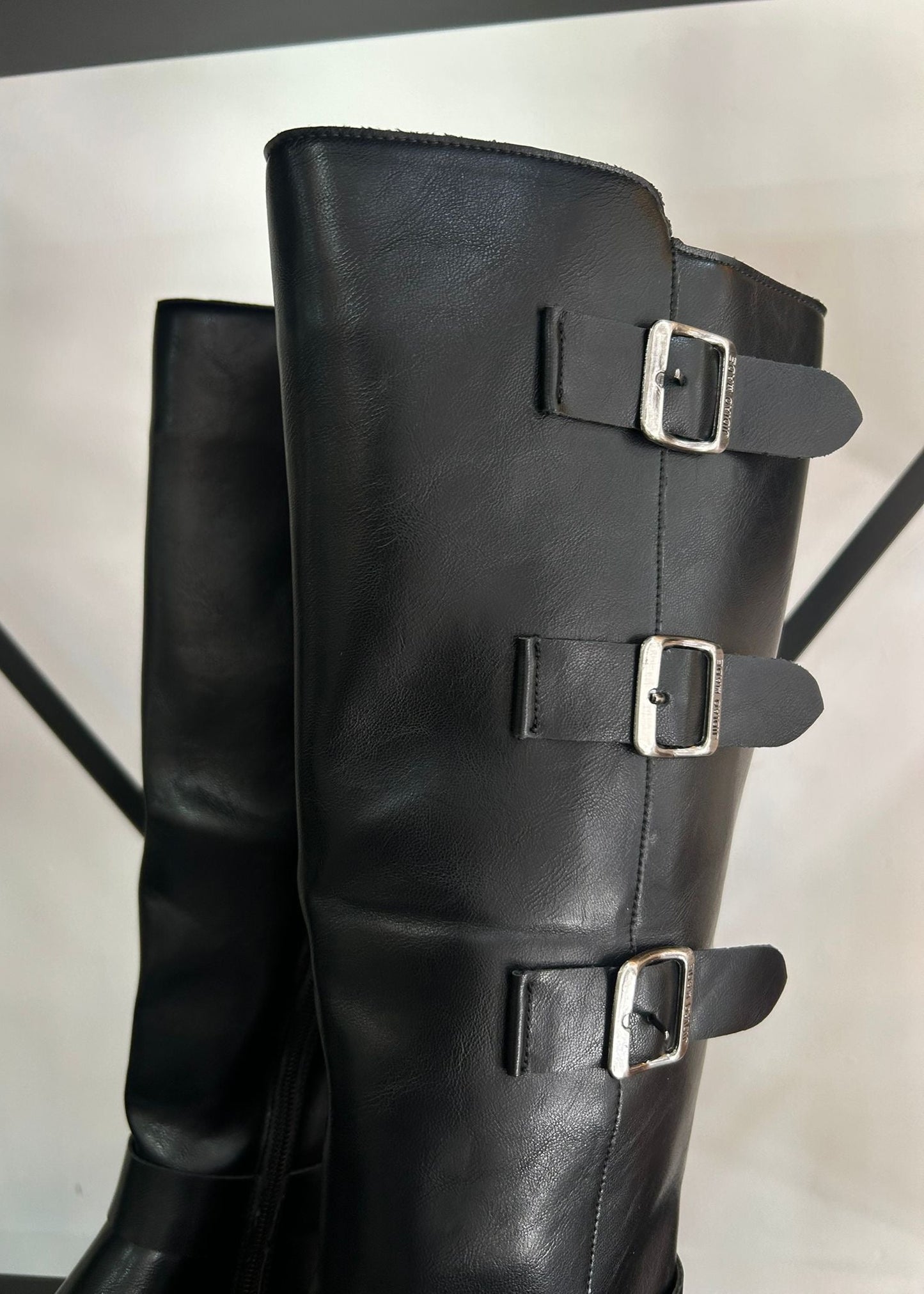 Botas Bikerboots Mujer - TRES HEBILLAS NEGRAS