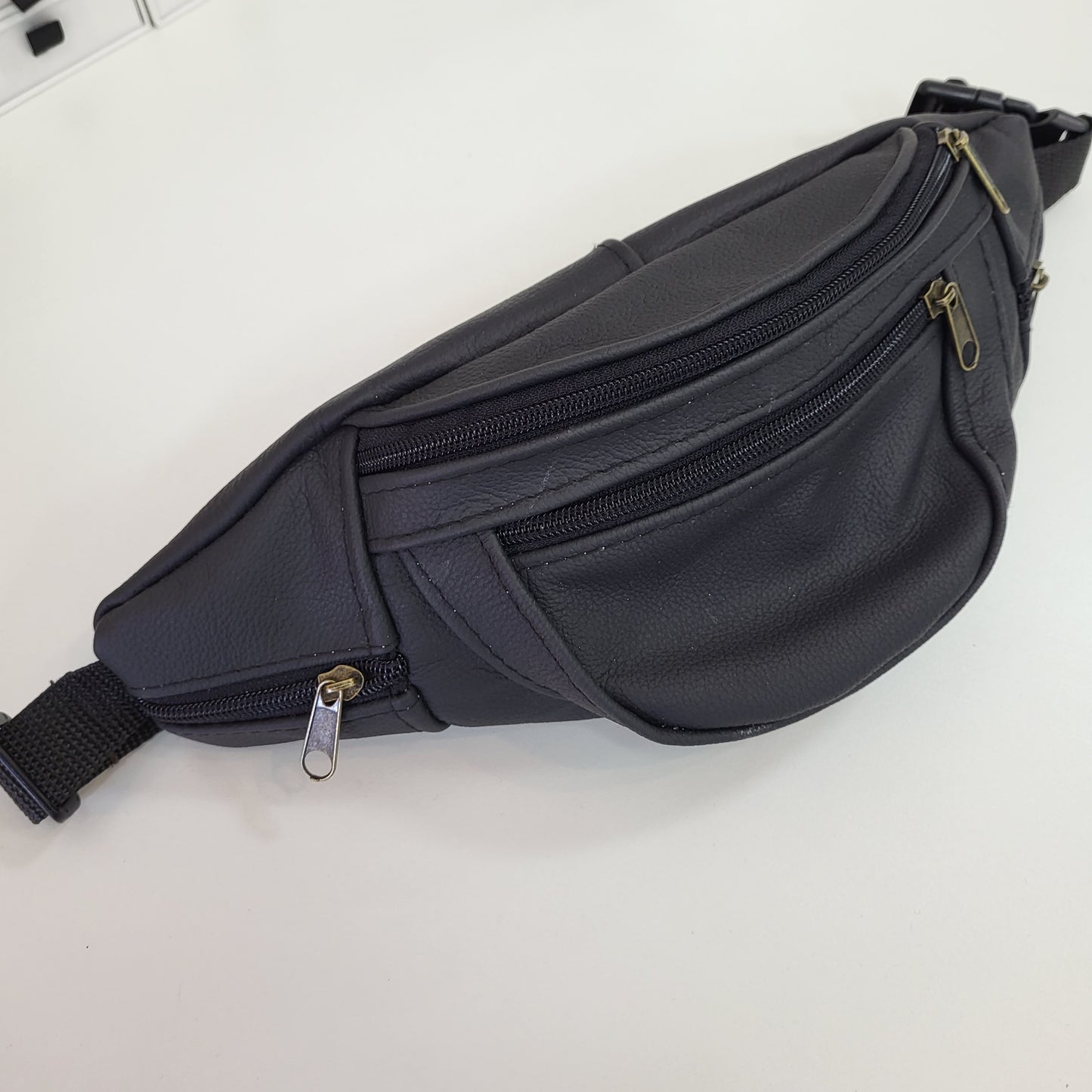 Riñonera Cuero - NEGRA