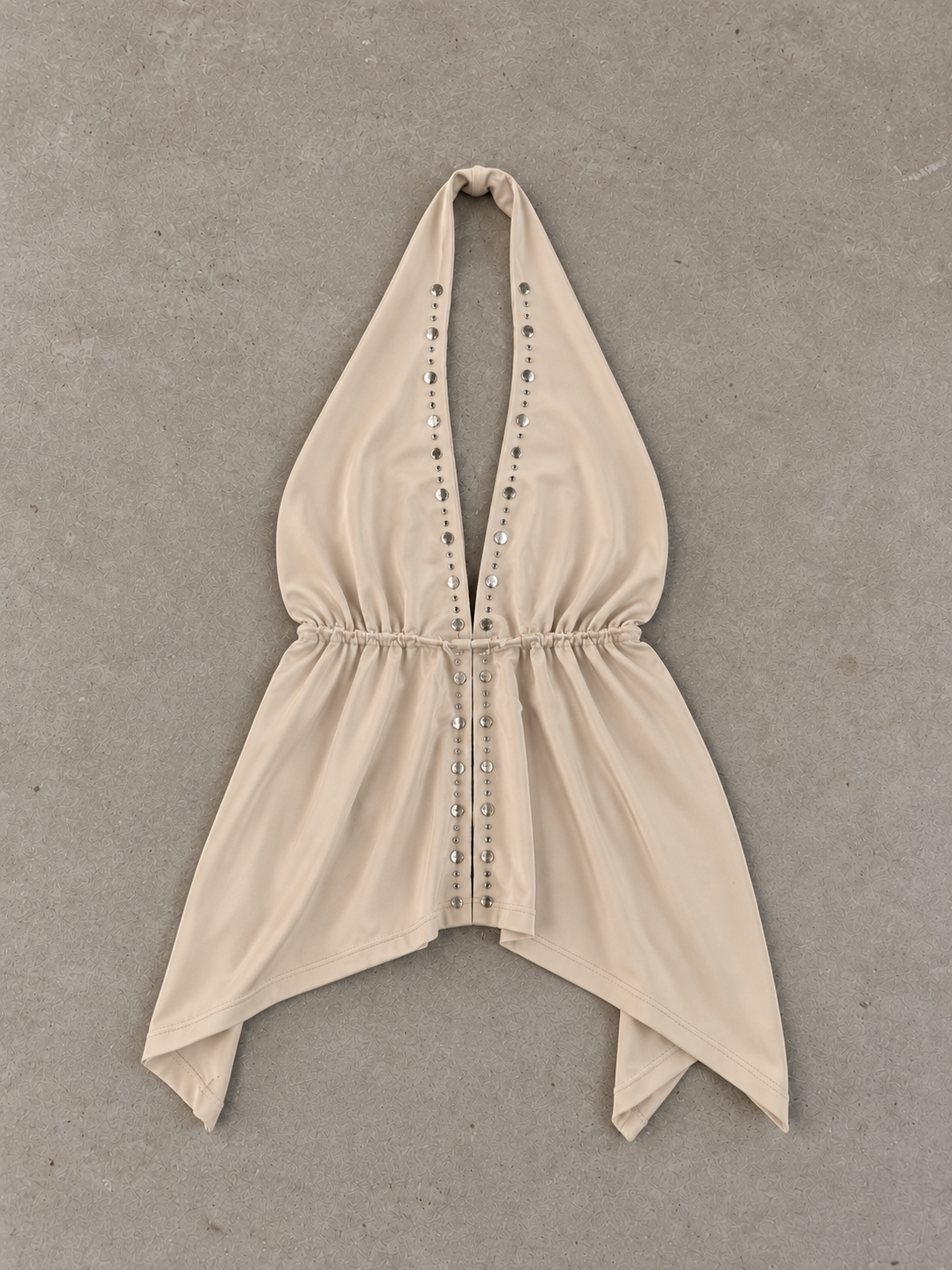 Top con tachas