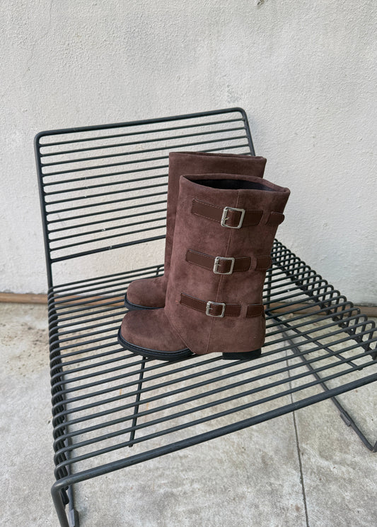 Botas Mujer Marron Gamuza con hebillas Punta Cuadrada