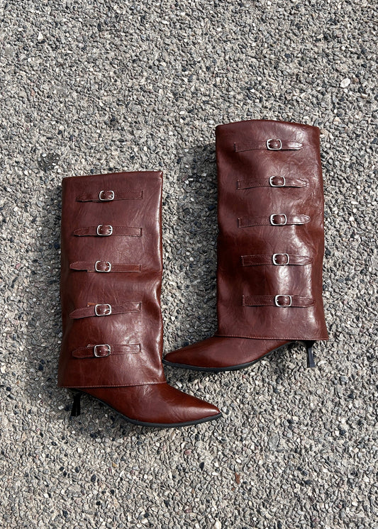 Botas Kitten Hebillas - MARRÓN
