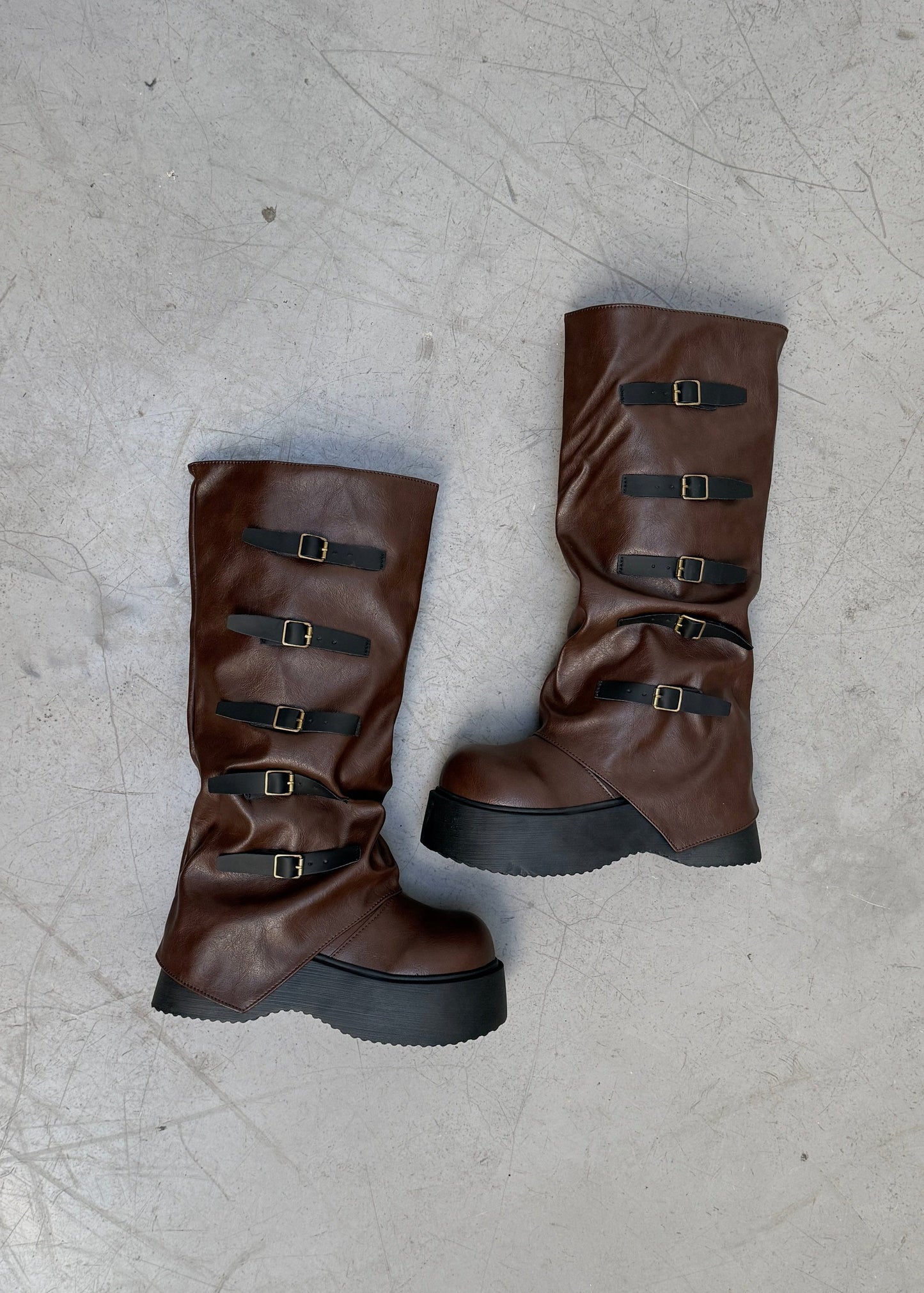 Botas Mujer Bucaneras Broches - Marrón