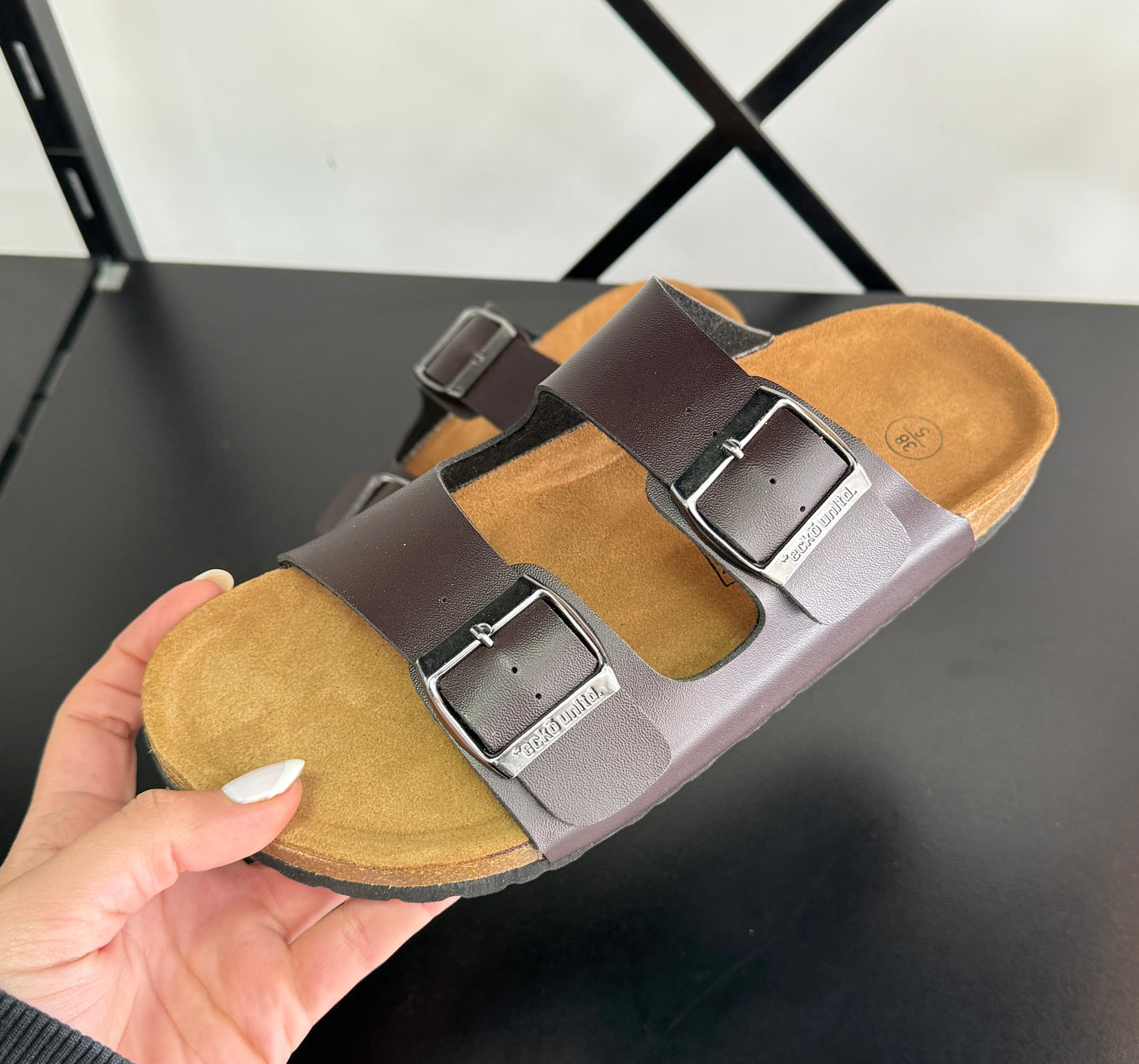 Sandalias dos tiras Mujer - Marrón