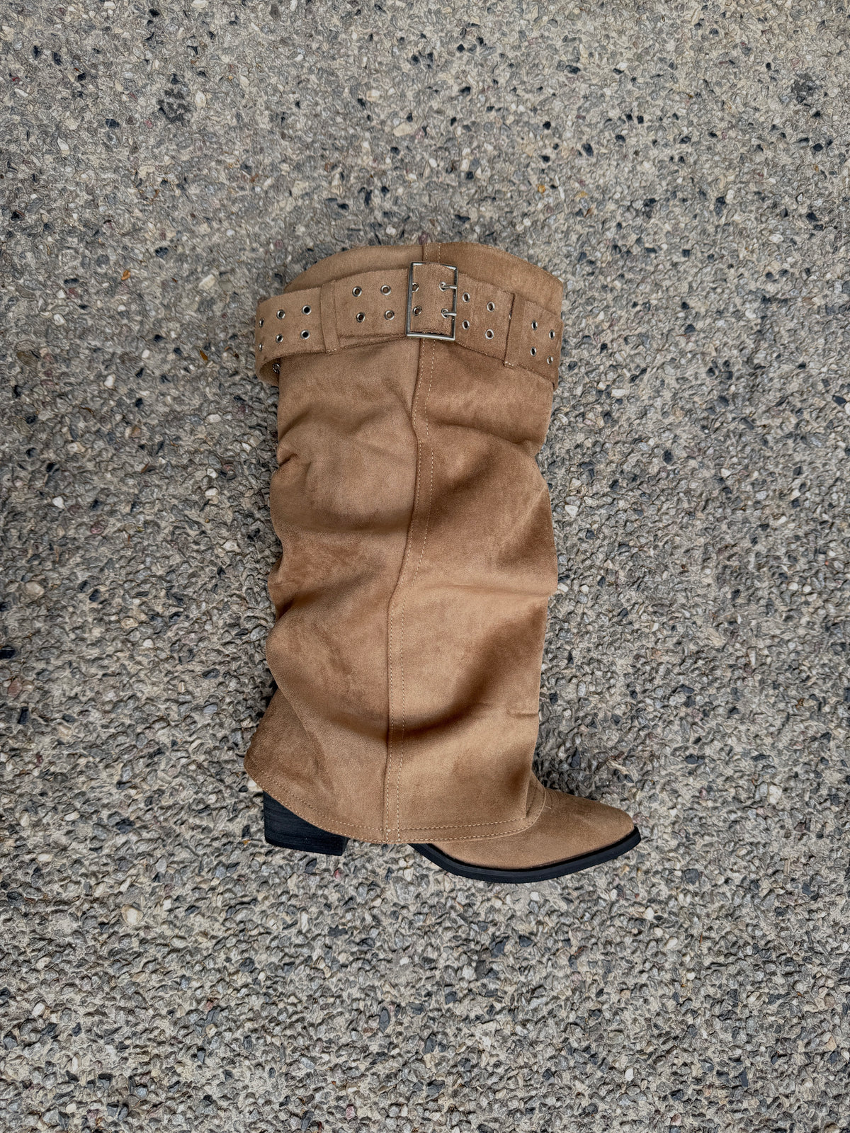 Botas Cow Hebilla - BEIGE