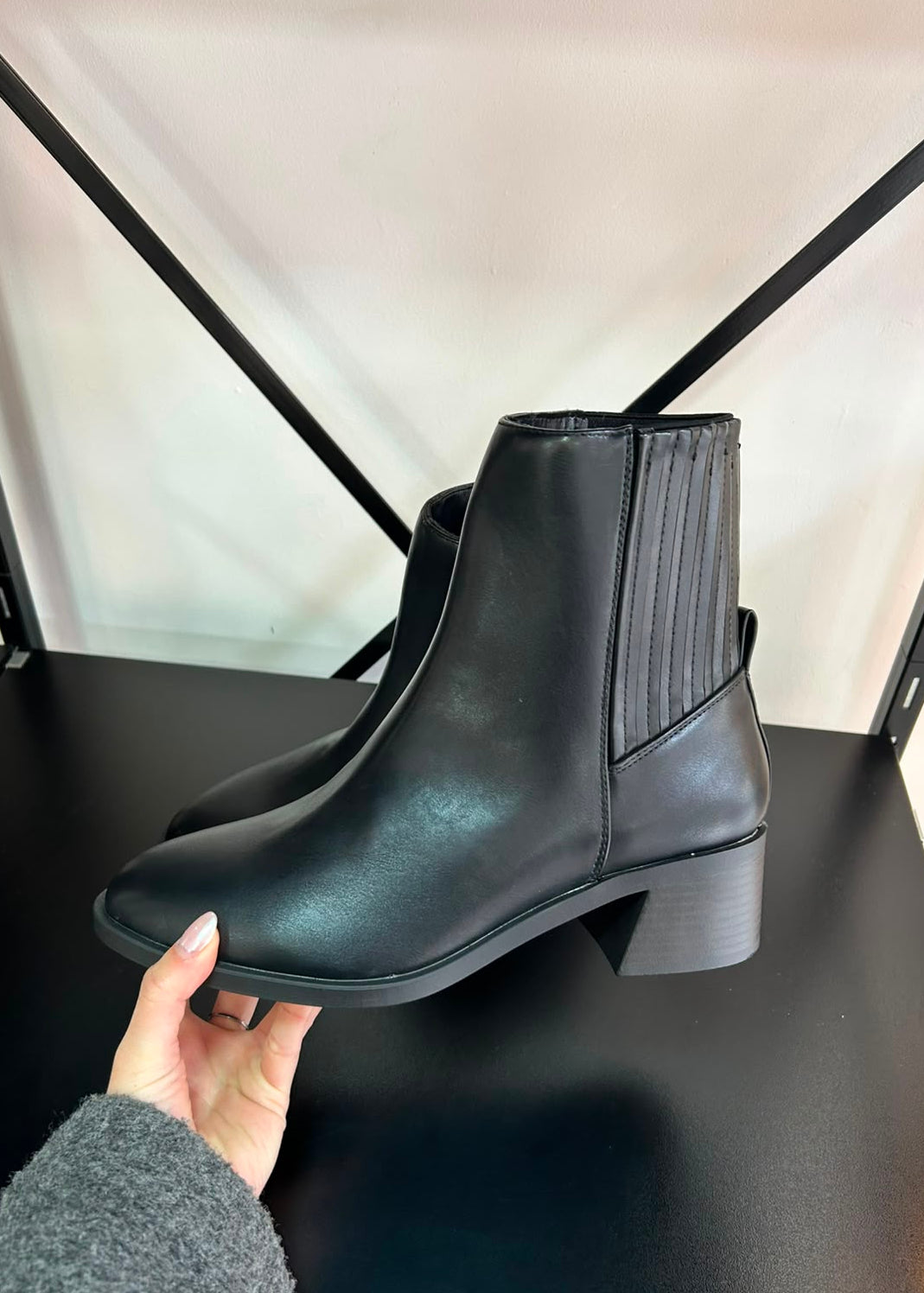 Botas Cortas en Punta - NEGRAS