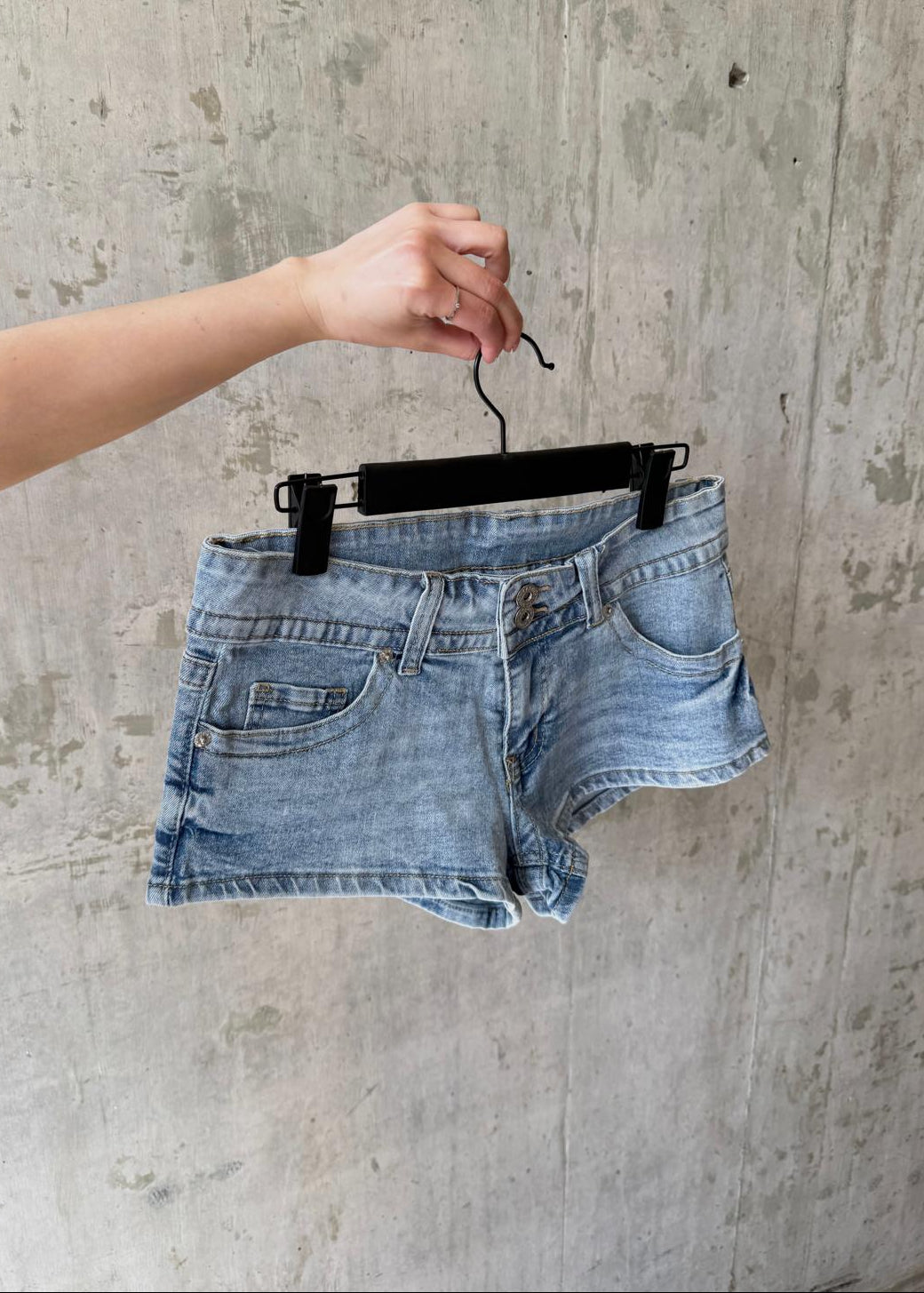 Micro Short Tiro Bajo Bolsillos - CELESTE CLARO