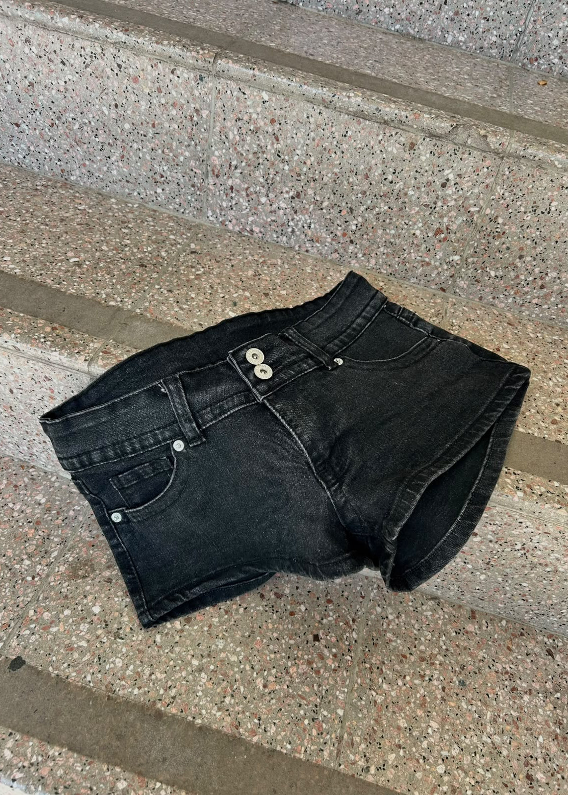 Micro Short Tiro Bajo Bolsillos - NEGRO