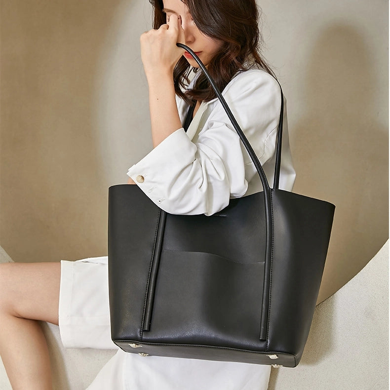 Cartera Negra Shopper RELIEVE