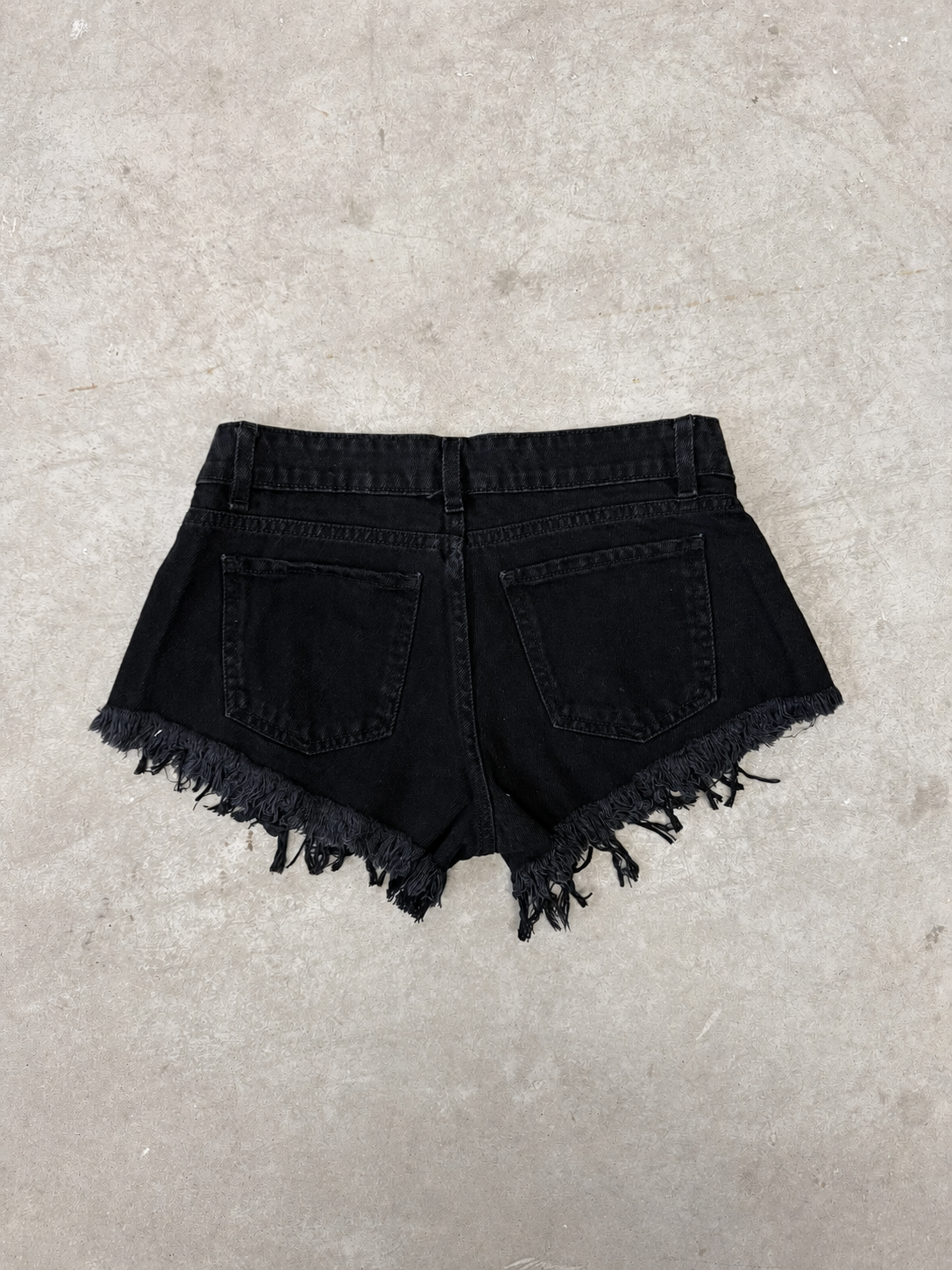 Short Tiro Bajo - Jean Negro Desflecado
