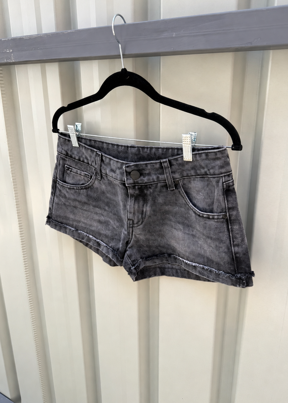Short Tiro Bajo - NEGRO DESGASTADO