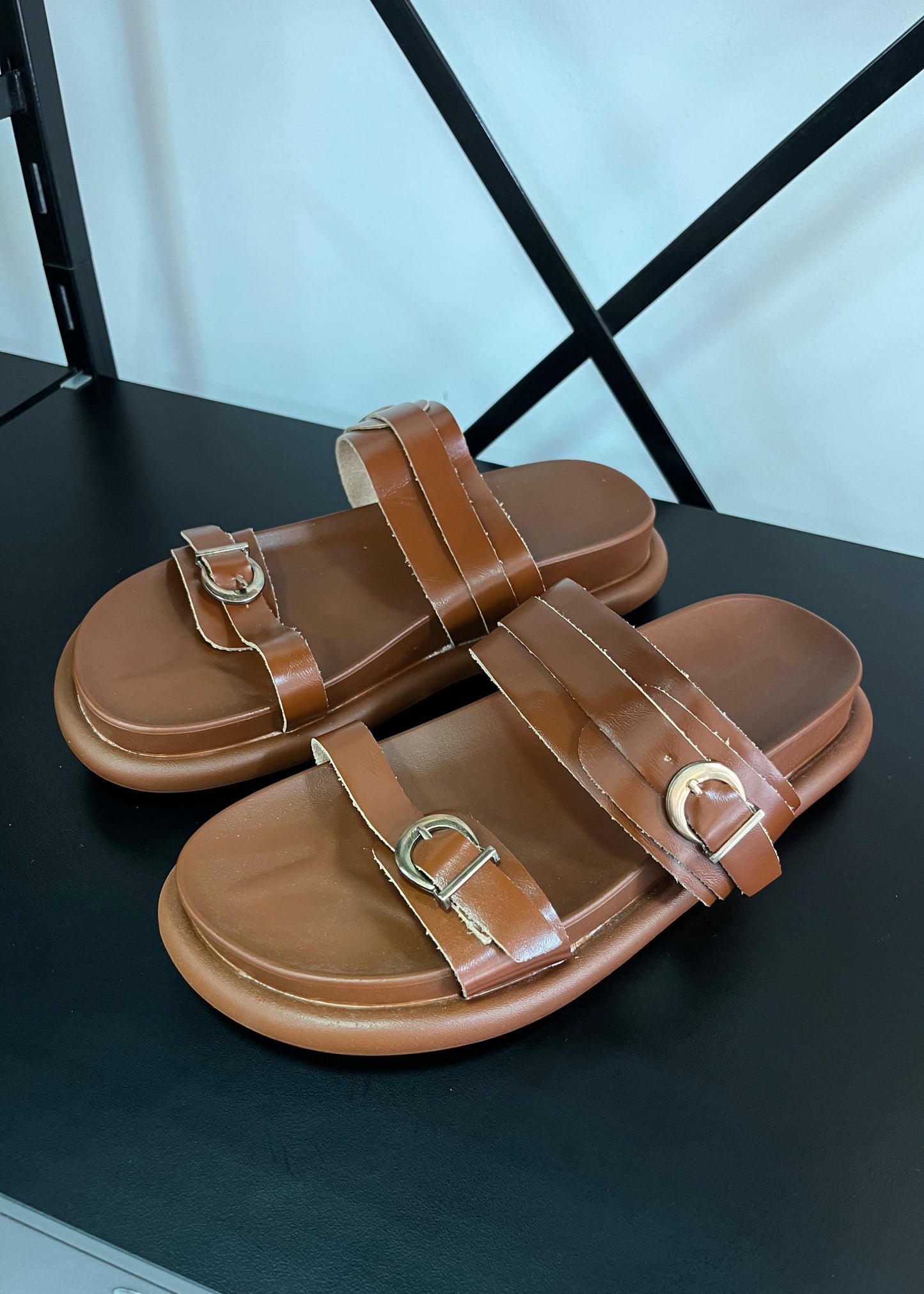 Sandalias con hebilla - Mujer